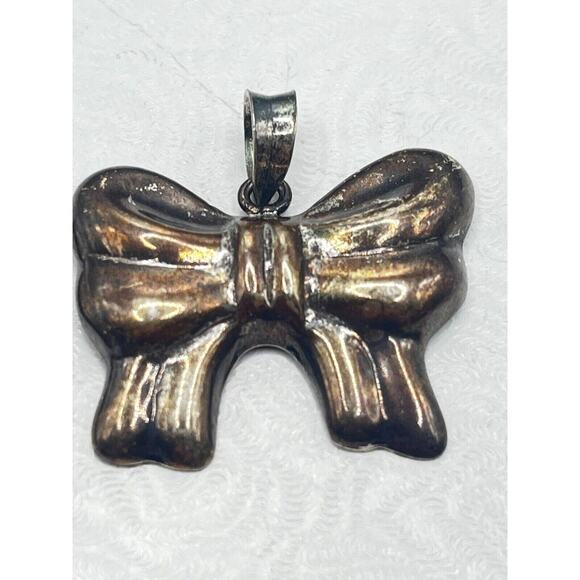 925 Sterling Silver 2D Bow Tie Pendant 5g Mexico 1 1/4" x 1" Signed JC - Picture 2 of 3